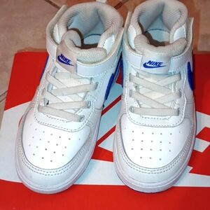 Nike court borough mid 2